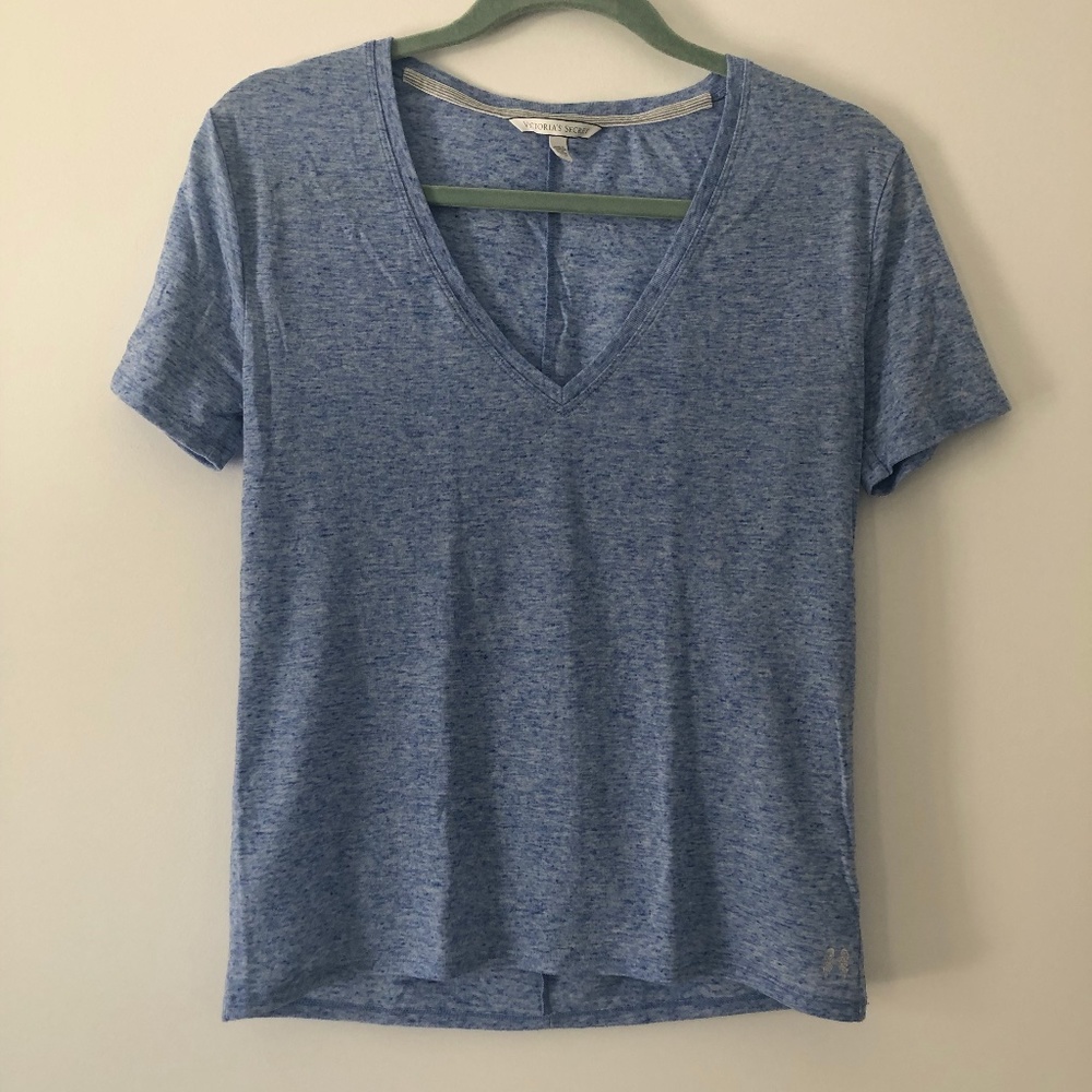 3/20 SALE 🌸 Heathered Blue VS Tee